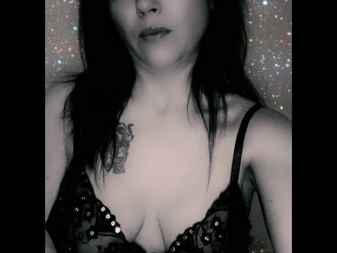 I'm online right now on skyprivate (live skype show). my private profile:  Please RT. thanks! #camgirl<a href="/tag/camgirl"class="tags"><span>#camgirl</span></a>