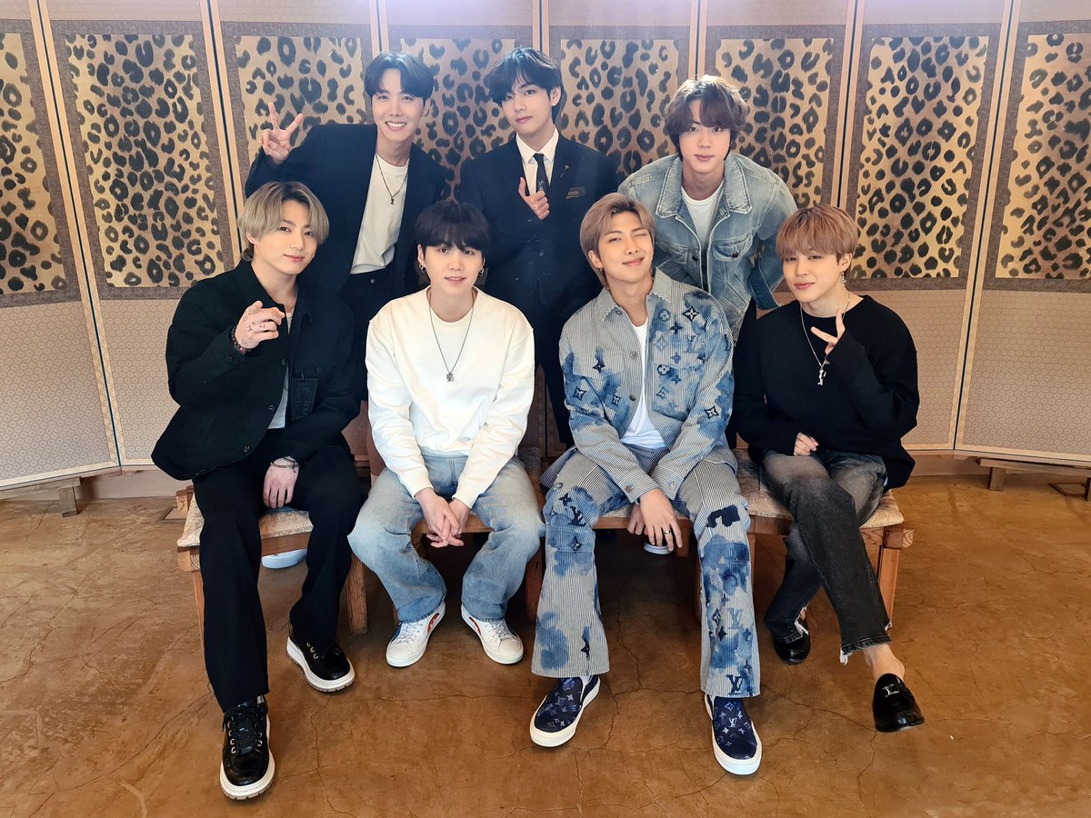 SoWhatV28's tweet photo. Re si 💜
@BTS_twt https://t.co/xxglfzWeww