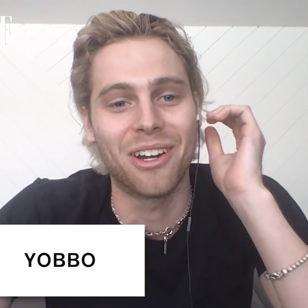 LH1Bloodline's tweet photo. #NotToBeRudeBut Luke Hemmings is hotter than you https://t.co/TeLyhyIJKt