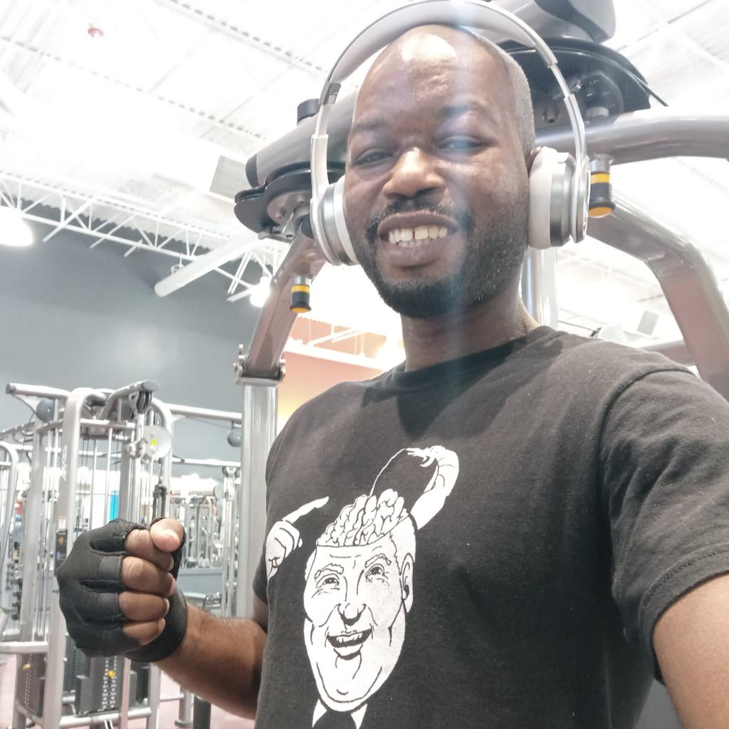JermaineAboutME's tweet photo. Shift was 11:30 to 9:15 then I came straight here why, because I will not work all day and night on someone else's dream, and not take the time to work on mine. Remember that and #GoMocha! https://t.co/qijEgkumF4