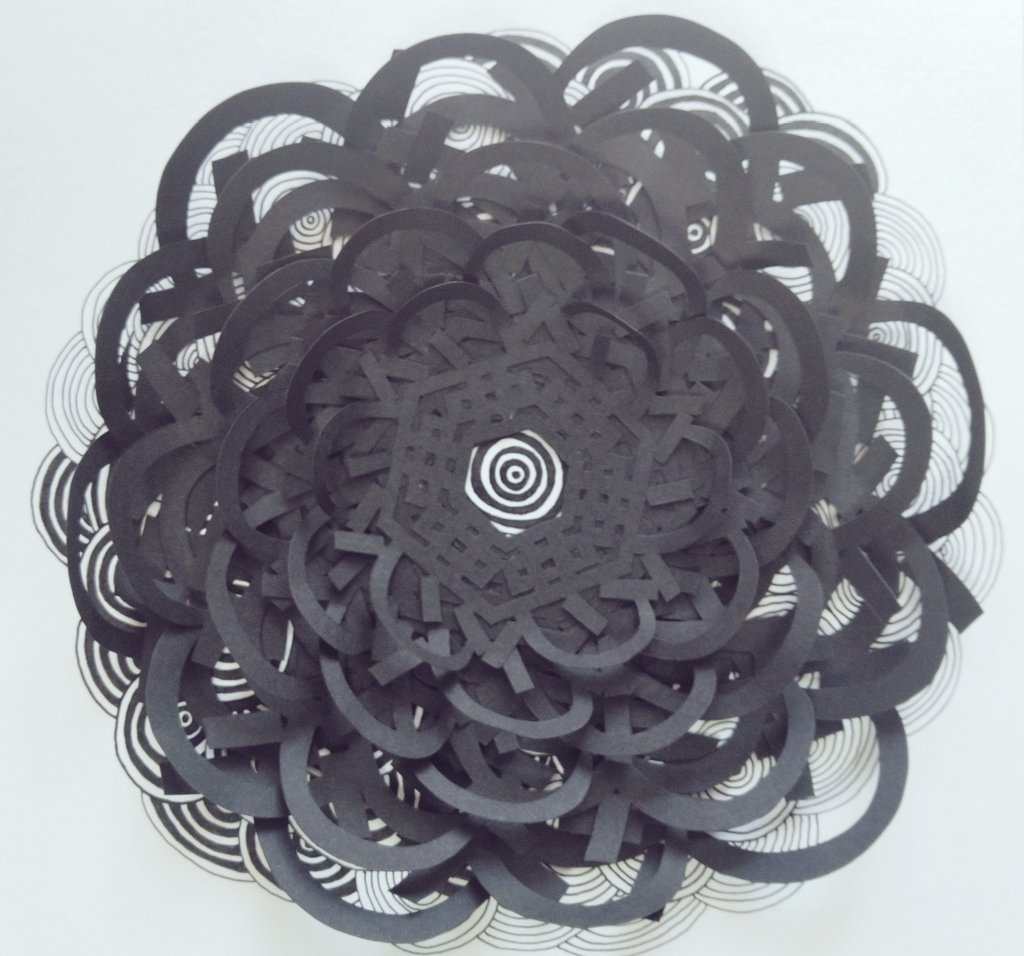 marudarake's tweet photo. グループ展に参加します。
Black&amp;White ギャラリーダズル　
2021.3.30-4.4

#gallerydazzle
#ギャラリーダズル
#blackandwhite
#切文字
#球美主義
#悪の華
#花
#工藤慈子
#kirimoji
#cubizm
#cubism
#flower
#evilflower
#yasukokudo https://t.co/C4OjmaIq0I