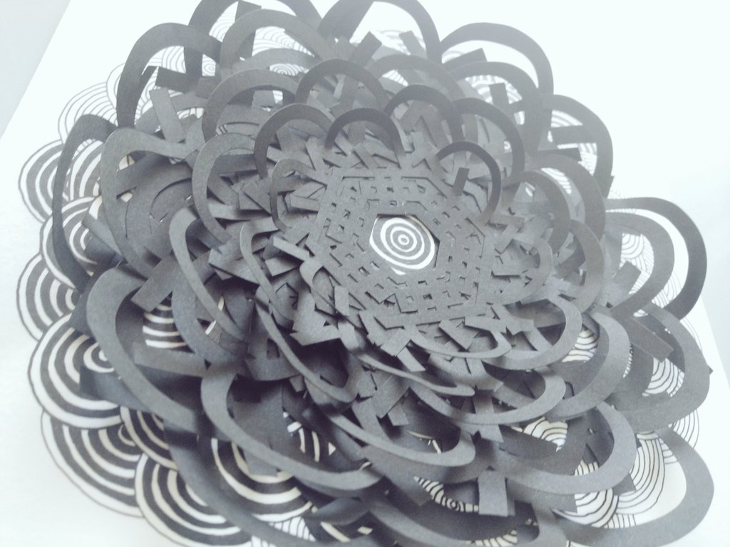 marudarake's tweet photo. グループ展に参加します。
Black&amp;White ギャラリーダズル　
2021.3.30-4.4

#gallerydazzle
#ギャラリーダズル
#blackandwhite
#切文字
#球美主義
#悪の華
#花
#工藤慈子
#kirimoji
#cubizm
#cubism
#flower
#evilflower
#yasukokudo https://t.co/C4OjmaIq0I
