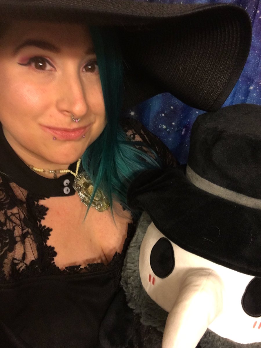 MorgenStarren's tweet photo. Swamp Witch and date ready for #BackPorchGang tonight! #witchaesthetic #squishables https://t.co/F5c4QtjeSp