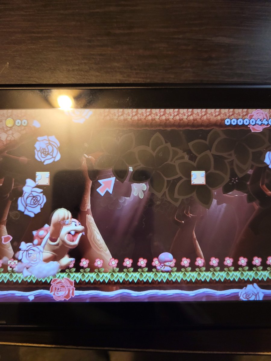 CattLuckiest's tweet photo. Excuse the bad pictures
I have a winged fire flower in a '?'-box. During course maker it shows up and works. However during the clear check it doesn't load in. Any ideas on how to fix? #MM2 https://t.co/NOP56SiTj4