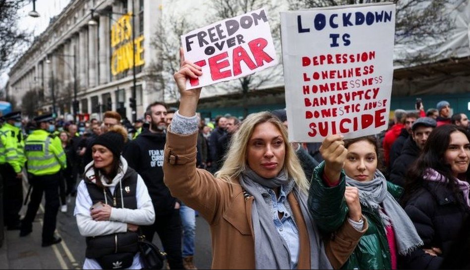 WinterOakPress's tweet photo. Overseas observers are noting "increasing signs that the British public are growing frustrated with the constraint" and seeing that there is "palpable restlessness among members of the public".

#GreatRevolt #Freedom

Report in our new Acorn bulletin.

https://t.co/37D2UVy7QF https://t.co/DGfHQ6POyY