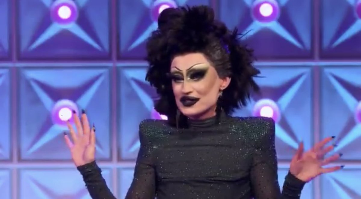 sasheaquaria's tweet photo. they’re the top 3, go argue with the wall #dragrace https://t.co/62wqAHjPV0