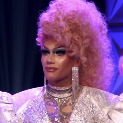 sasheaquaria's tweet photo. they’re the top 3, go argue with the wall #dragrace https://t.co/62wqAHjPV0