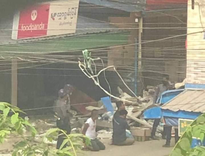 3 civillians have been abducted forcefully in Hlaing by Military's Sponsored Terrorists.
ANTIFASCIST REVOLUTION

#AntiFascistRevolution2021
#Mar27Coup
#WhatsHappeningInMyanmar
