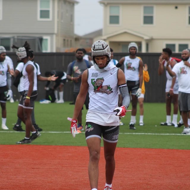 15Daveion's tweet photo. Patiently waiting........ @JackBoyz7v7 @RocketRich30 @siickesst https://t.co/ogJRwmaagJ