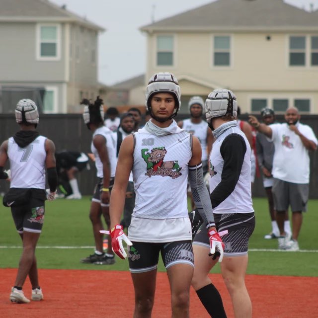 15Daveion's tweet photo. Patiently waiting........ @JackBoyz7v7 @RocketRich30 @siickesst https://t.co/ogJRwmaagJ