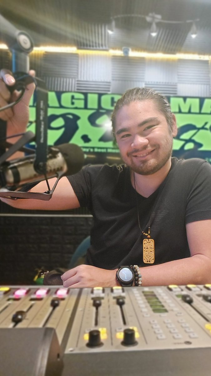 migs_santi's tweet photo. Taking care of you guys on the #SuperHitWeekend today til 3pm! It's about all the hits and more on @Magic899 🥳 https://t.co/sgUrM1Bi0j