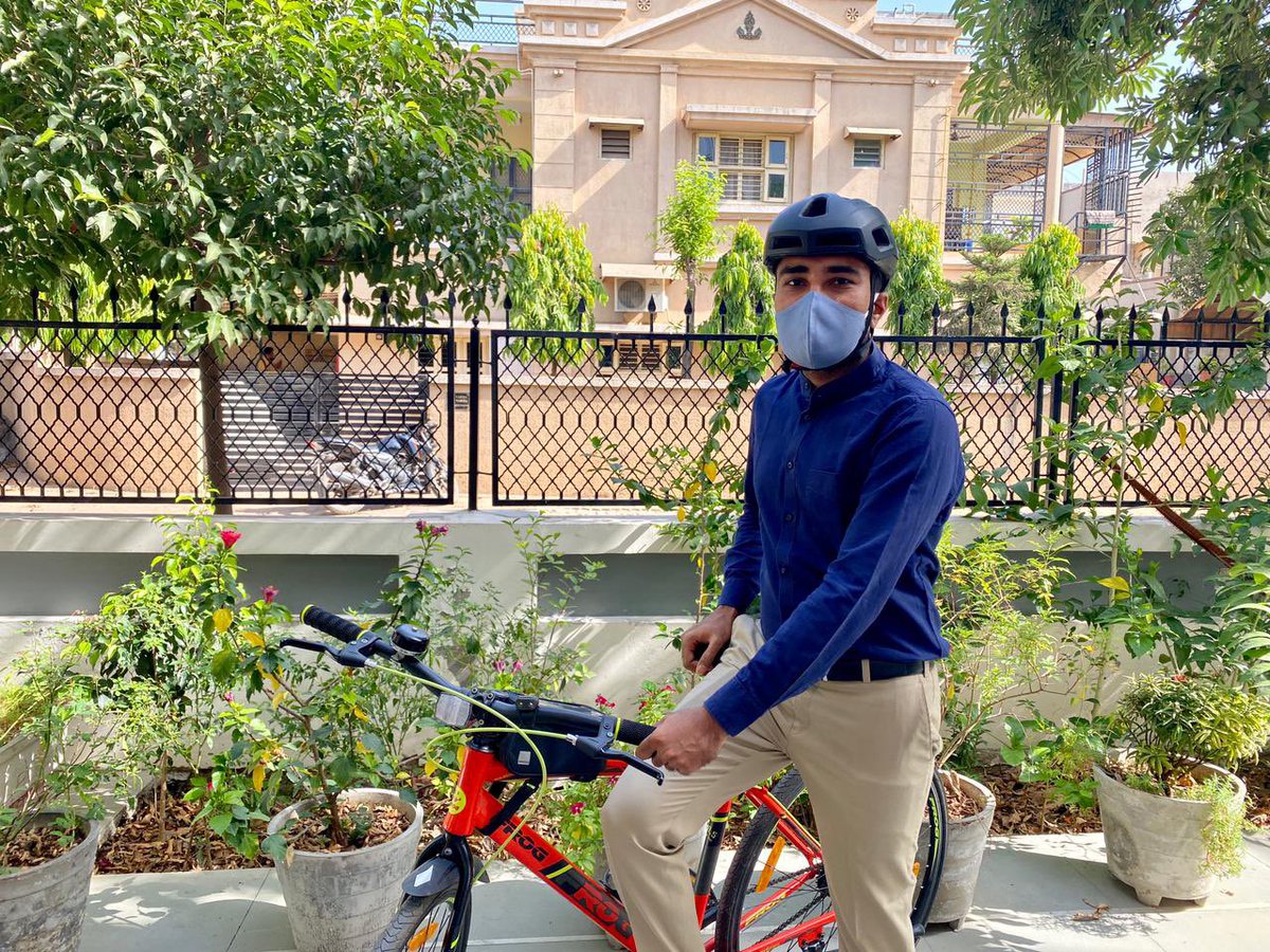 DrDilipSodha's tweet photo. #CarFreeDay once a week
એક દિવસ 🚴‍♂️ માટે

SDG 11: Making cities safe, inclusive, resilient and sustainable. #SDGs 

@BYCS_org goal: 50% of all trips by bicycle, by 2030. #50by30 

#Cycles4Change #Cycles2Work https://t.co/ugmb4W8CaL