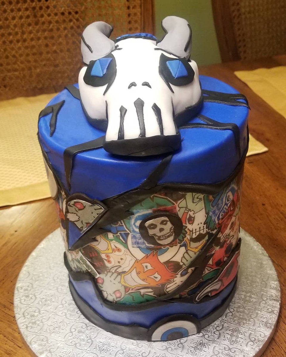 PunkSnap's tweet image. Holy crap this cake is sooo rad also I wanted to thank everyone for the birthday wishes it really means alot 😄🤘☠