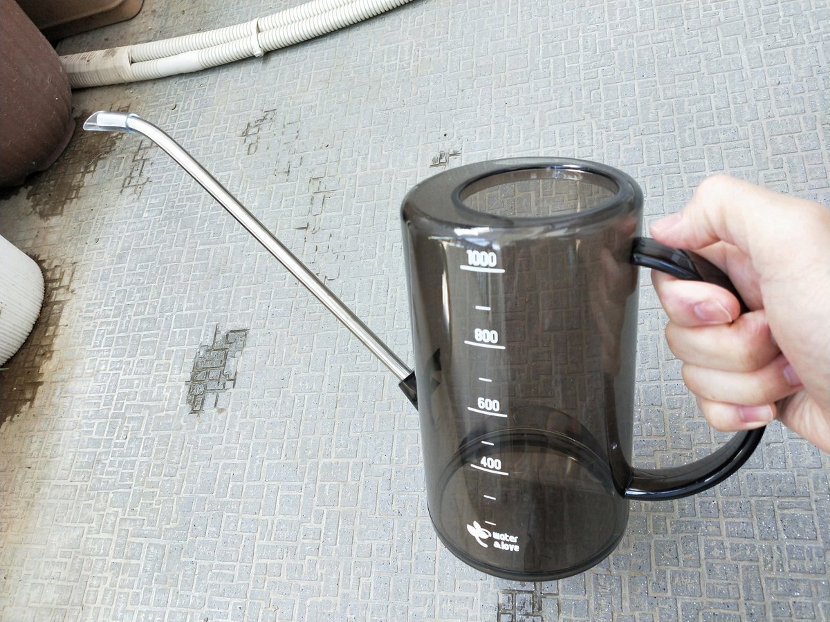 植物男子 まーらん Amazonで新しい水さしを購入 見た目もオシャレで目盛りもついているので肥料の調合もしやすいです Youtubeはじめました T Co Lmjvhfaplo 山野草 観葉植物 多肉植物 植物好き 趣味垢 花 園芸 癒しの輪を広げよう