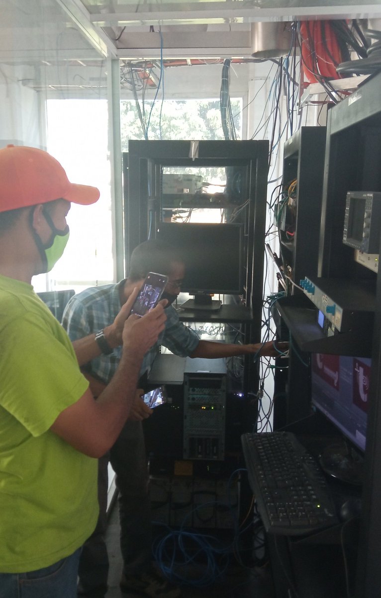 DarmasWilliams1's tweet photo. #26Mar / Dando cumplimiento a instrucciones del Ciudadano Gobernador @RMarcoTorres a través de la @SAragua2 se coordinó el apoyo técnico y logístico para brindar acceso al Servicio de Internet en @99Punto5 y @Telearagua a través de los amigos de #360Net.

#QuedateEnCasa https://t.co/6rqXoc98SI