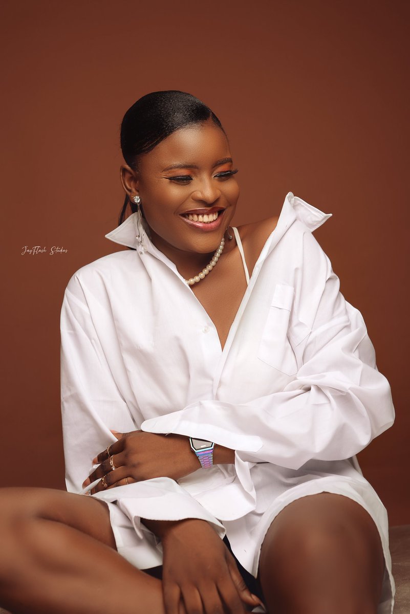 oyewolefunmi26's tweet photo. It's my birthday y'all ♥️🎂 https://t.co/fy8JyUCvI0