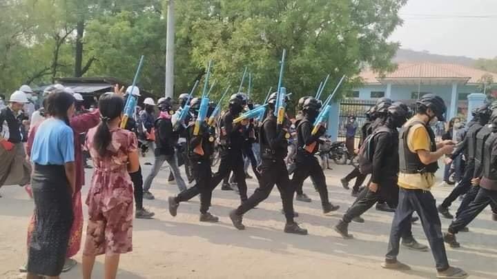 ကျောက်ဆည်သားတွေ ထွက်လာပြီ

ANTIFASCIST REVOLUTION
#AntiFascistRevolution2021
#Mar27Coup
#WhatsHappeningInMyanmar