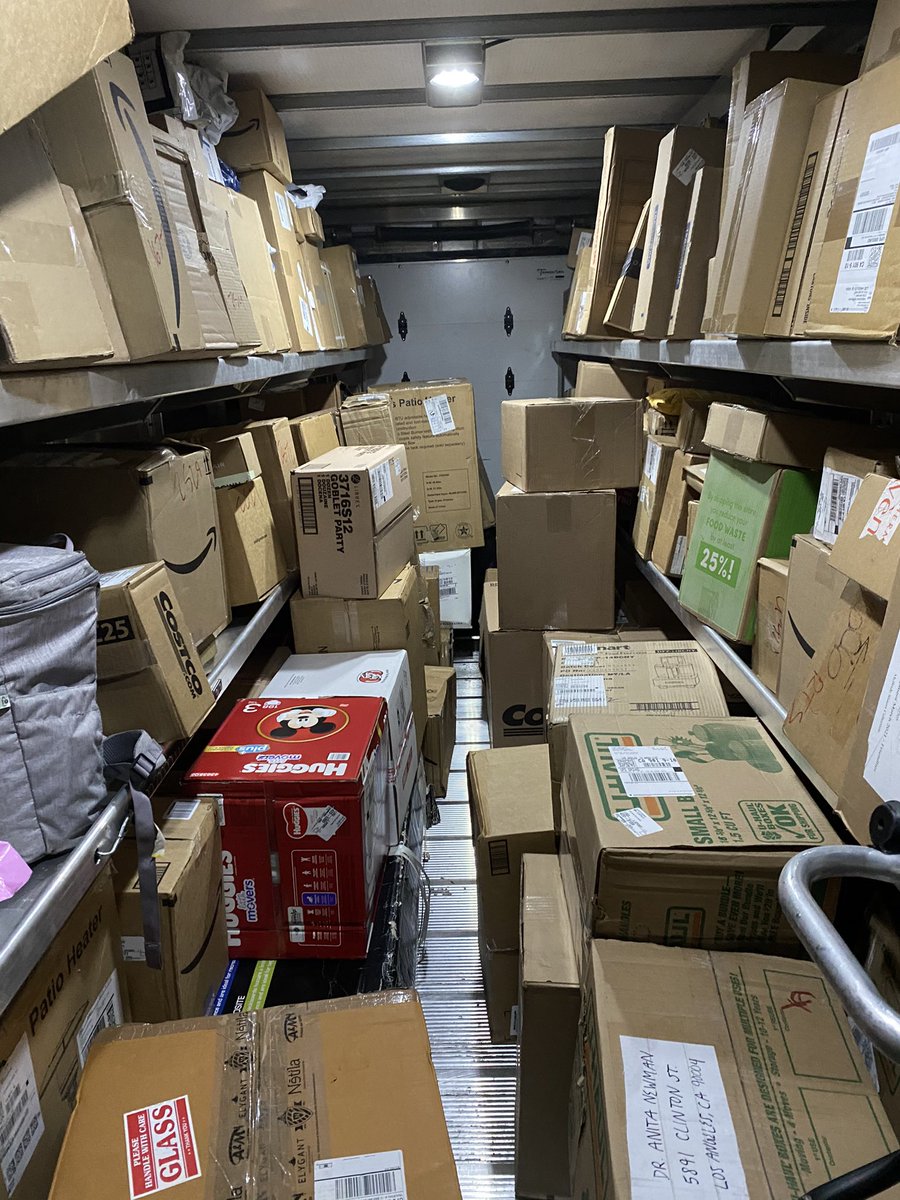 MexAnarcho's tweet photo. You can ask me how many times I tripped over packages today, but you may not ask me how many times I said, “this is for the greater good, people need their keychains of emoji characters and pre-made salads.” #NoLimitz https://t.co/XaZXM2ctjS