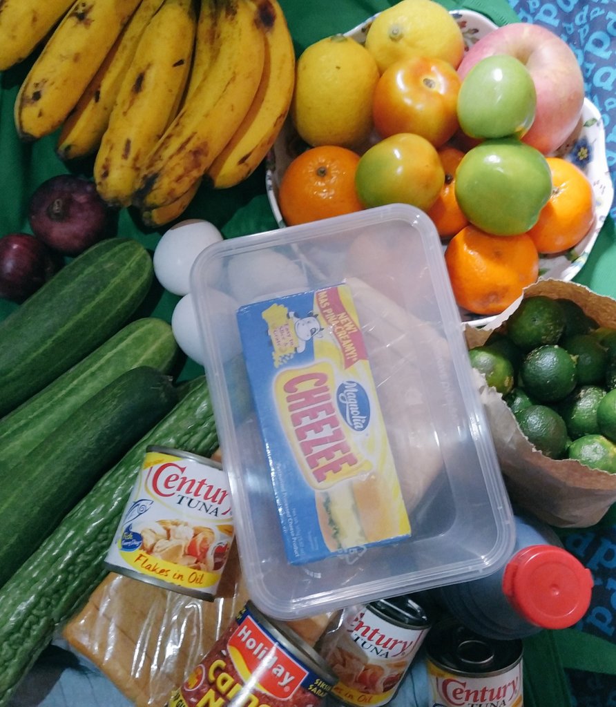 aremlaallehs's tweet photo. Adulting 101.
Saturday is Market day🍋
#perksoflivingalone https://t.co/zrM0hF0QMz
