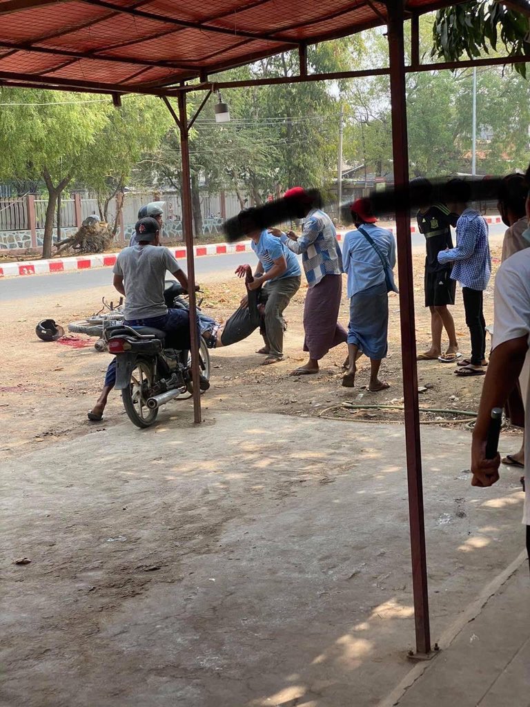 Doctor PhyoThantWai from Mandalay University of Medicine was shot by military thugs in the neck and passed away. Rest in Power Doctor. 
ANTIFASCIST REVOLUTION
#AntiFascistRevolution2021
#Mar27Coup
#WhatsHappeningInMyanmar