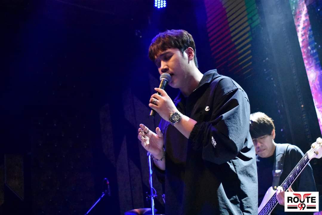kangsom_pantip's tweet photo. ภาพบรรยากาศ บางส่วน คอนเสิร์ต "แกงส้ม ธนทัต" ‼🍺
เจ้าของเพลงฮิต รักเธอคนนี้ 24 ชั่วโมง
#สนุกสุดมันส์
#รูท99
#ROUTE99

[1/3]

FB: รูท 99

https://t.co/rHFEqsUzn7

#แกงส้ม #KANGSOMKS #KS26032021 #ร้านสละโสด #สละโสดโคราช #KSTOUR #KORAT #NAKHONRATCHASIMA https://t.co/uuAIzHOVEW