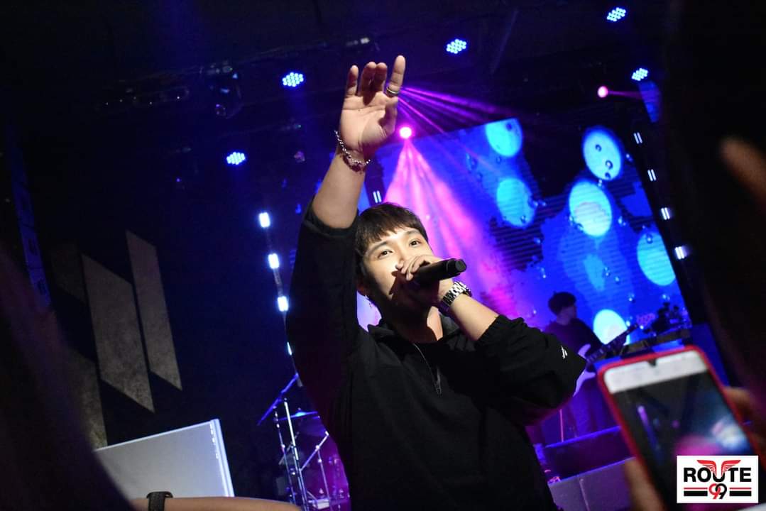 kangsom_pantip's tweet photo. ภาพบรรยากาศ บางส่วน คอนเสิร์ต "แกงส้ม ธนทัต" ‼🍺
เจ้าของเพลงฮิต รักเธอคนนี้ 24 ชั่วโมง
#สนุกสุดมันส์
#รูท99
#ROUTE99

[2/3]

FB: รูท 99

https://t.co/rHFEqsUzn7

#แกงส้ม #KANGSOMKS #KS26032021 #ร้านสละโสด #สละโสดโคราช #KSTOUR #KORAT #NAKHONRATCHASIMA https://t.co/EdLVN9mhqm