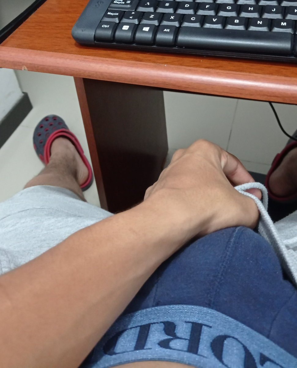 stiiveen23's tweet photo. Rt Y Me Gusta Y Te La Mando Sin Bóxers 👹🥵🍆 https://t.co/ikWgDdL1VB