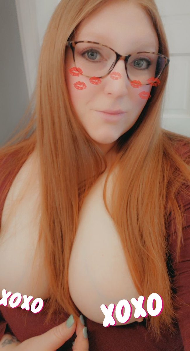gingersnap333's tweet photo. I haven't been on in forever!! Go check me out #onlyfans #redhead #bigtits #milf #bigtits #ginger  https://t.co/oFB7EyhOuW https://t.co/uJvorQjFi0