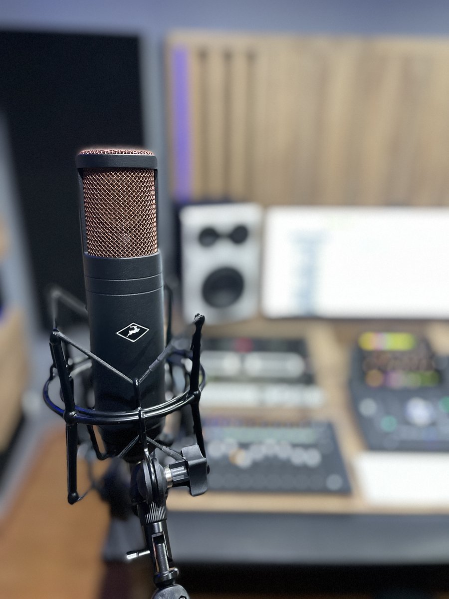 AntelopeAudio's tweet photo. What do you use in your vocal tracking chain? Our guess is Juan David has found a place for a microphone emulation that suits Verisa's voice, in his chain.
Get more details about the Edge Duo via the link: https://t.co/gLKQFRhOTe
#antelopeaudio #modelingmicrophone #microphone https://t.co/vxkUhpcbNe