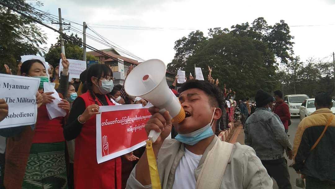 Ko Mine Min Naung( Final year Law major student) from #Lashio was shot in the chest and killed by the Junta's Terrorist Group this morning.
#WhatsHappeningInMyanmar
#Mar27Coup