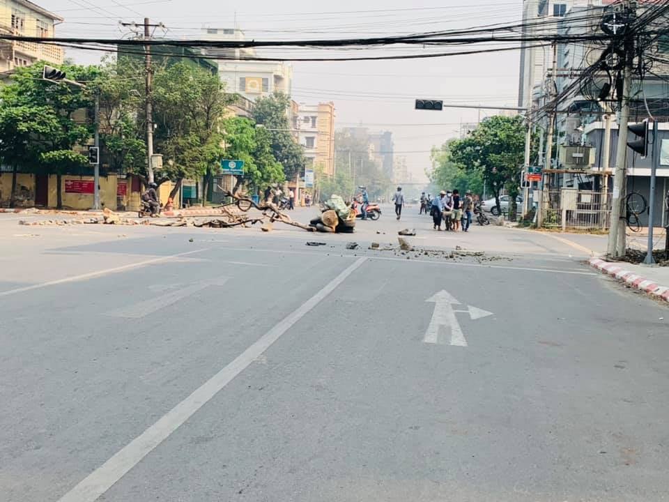 Tires burned on Mandalay’s roads on Mar. 27. As the military regime celebrates Armed Forces Day in Naypyitaw, people across the country are protesting against the military dictatorship with the cry “Let’s all gather in revolt against Fascism.” (Photo: CJ) #WhatsHappeningInMyanmar