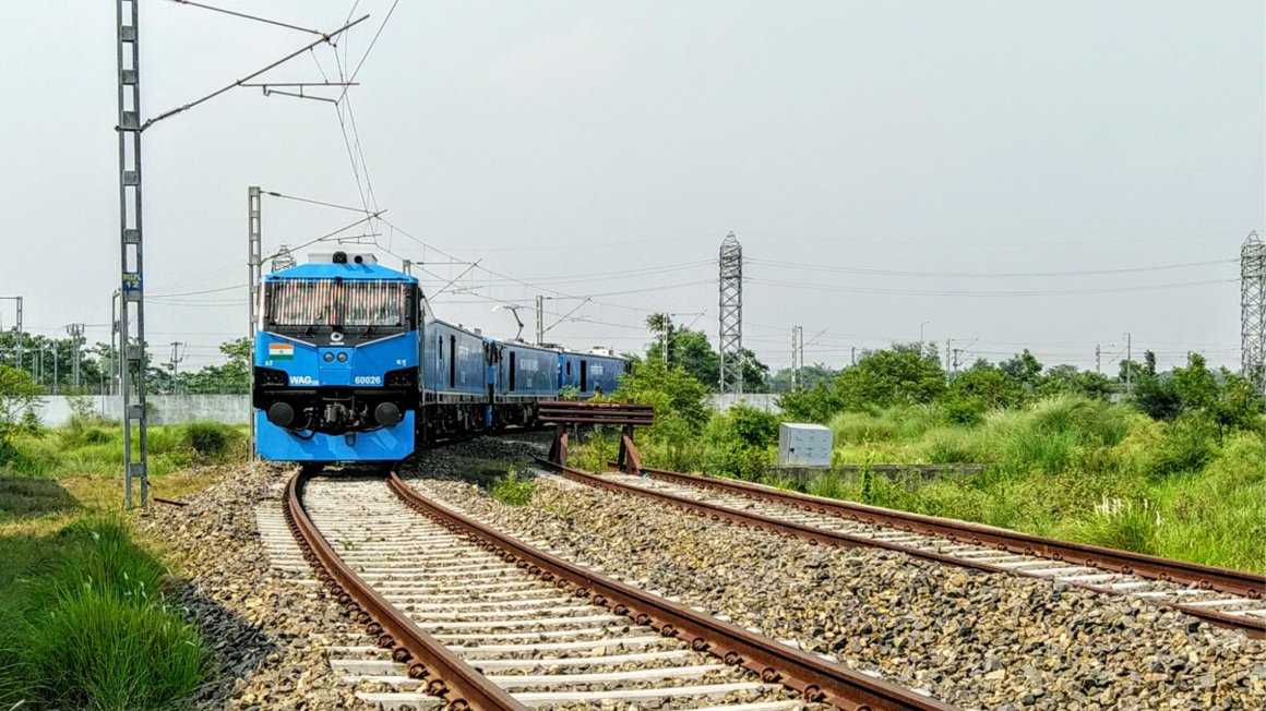 Everyday train traveling - SAVEATRAIN.COM #india #indiantrains #irctc #indiarailways #raildesign #railnature #travelnature #traintravel #travelwithtrains #locomotive #raillocomotive