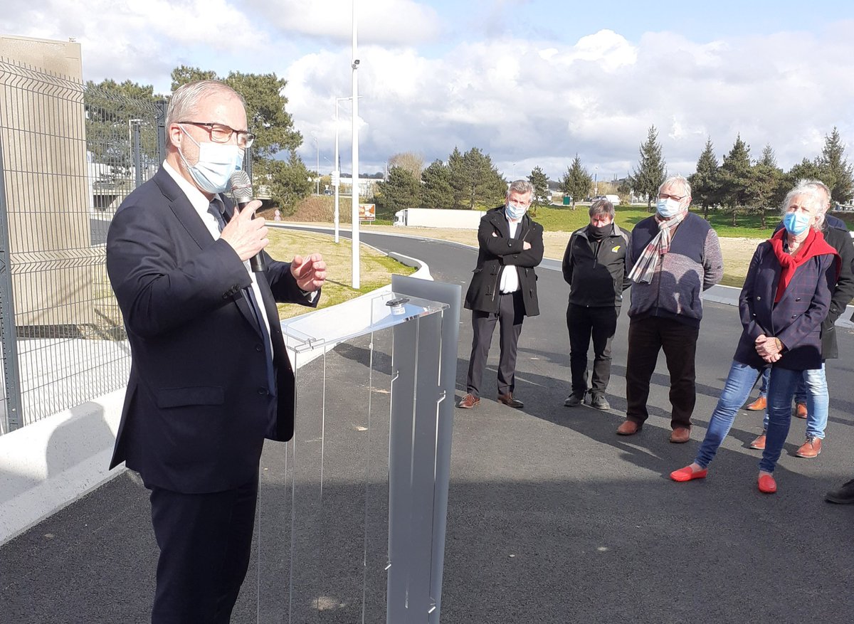 raguenesalain's tweet photo. Inauguration sous le soleil lorientais de la nouvelle station #biognv le long de la voie express 
👏Magnifique réalisation, bravo @LorientAgglo @MorbihanEnergie !
Premiere brique d'une conversion progressive de la flotte de bus #ctrl et de bom propres "crit'air1"🌍 #biogaz 👏👏 https://t.co/FTmxhANj4e