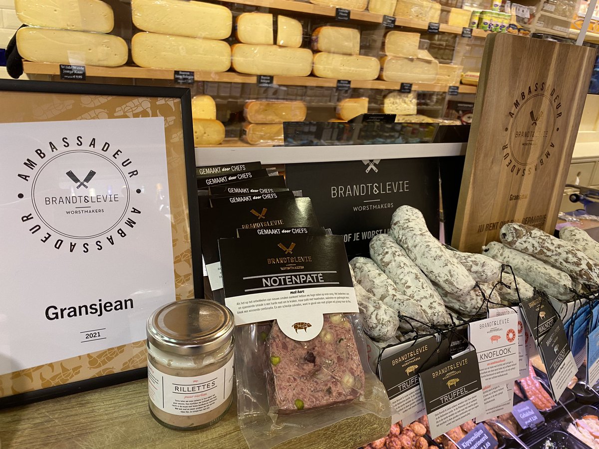 AMBASSADEUR
Afgelopen weekend ontvingen wij van fijne partner <a href="/worstmakers/">Brandt & Levie</a> een pakket waarin wij door hen als ambassadeur voor 2021 werden geëerd. Een fijne, duurzame en lekkere bekroning op een al 10 jaar durende samenwerking. Tot zo!