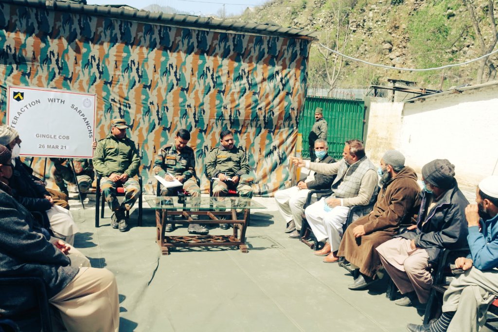 pspathania2333's tweet photo. #IndianArmy #InteractionWithSarpanchs #Gingle #Uri https://t.co/LlGrmyU7HE