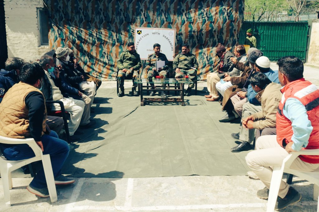 pspathania2333's tweet photo. #IndianArmy #InteractionWithSarpanchs #Gingle #Uri https://t.co/LlGrmyU7HE