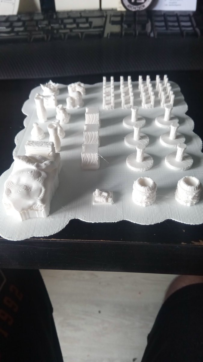DustinElve's tweet image. Now @ElduinsT has some furniture for his tavern. Can't wait to see him again in his tavern. #DnD #Townsmith #Townbuilder @TheTownsmith