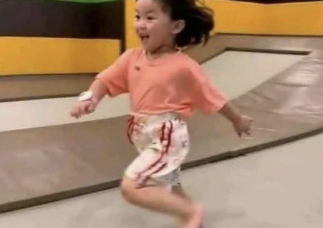 Mətbəxə 56cı çayımı süzməyə gedirəmdir