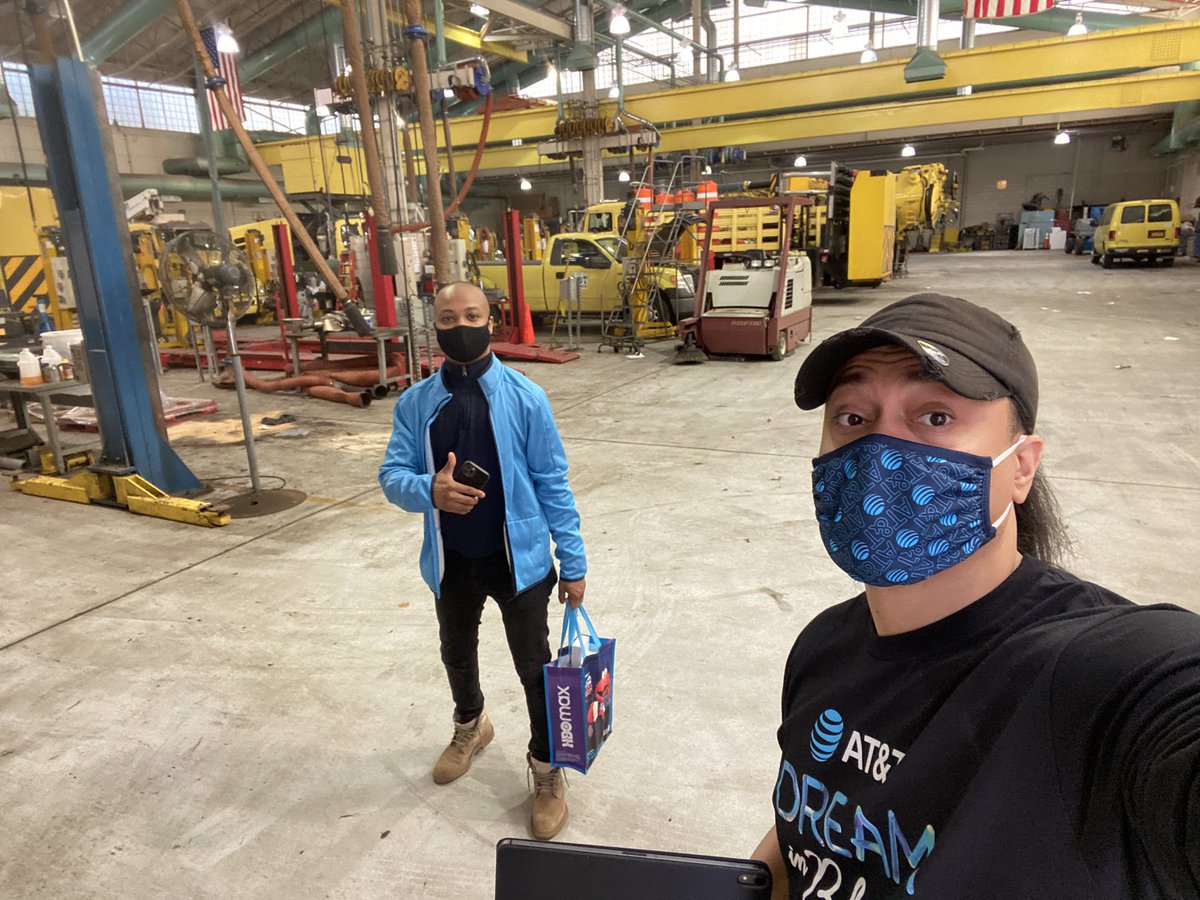 SmallBizzyBone's tweet photo. 🚨Operation #FindAFirstResponder ⛑ in FULL EFFECT yesterday with @NicholasBakari @97SameerShaikh and the #UptownWolves 🐺 at yet another #FirstNet Hub:
✅3 FN Activations
✅3 leads
✅2 garage referrals
#SignatureHuntingSeason 🗺
#FirstNetFridays 🚨 https://t.co/pzi5fd5tt8