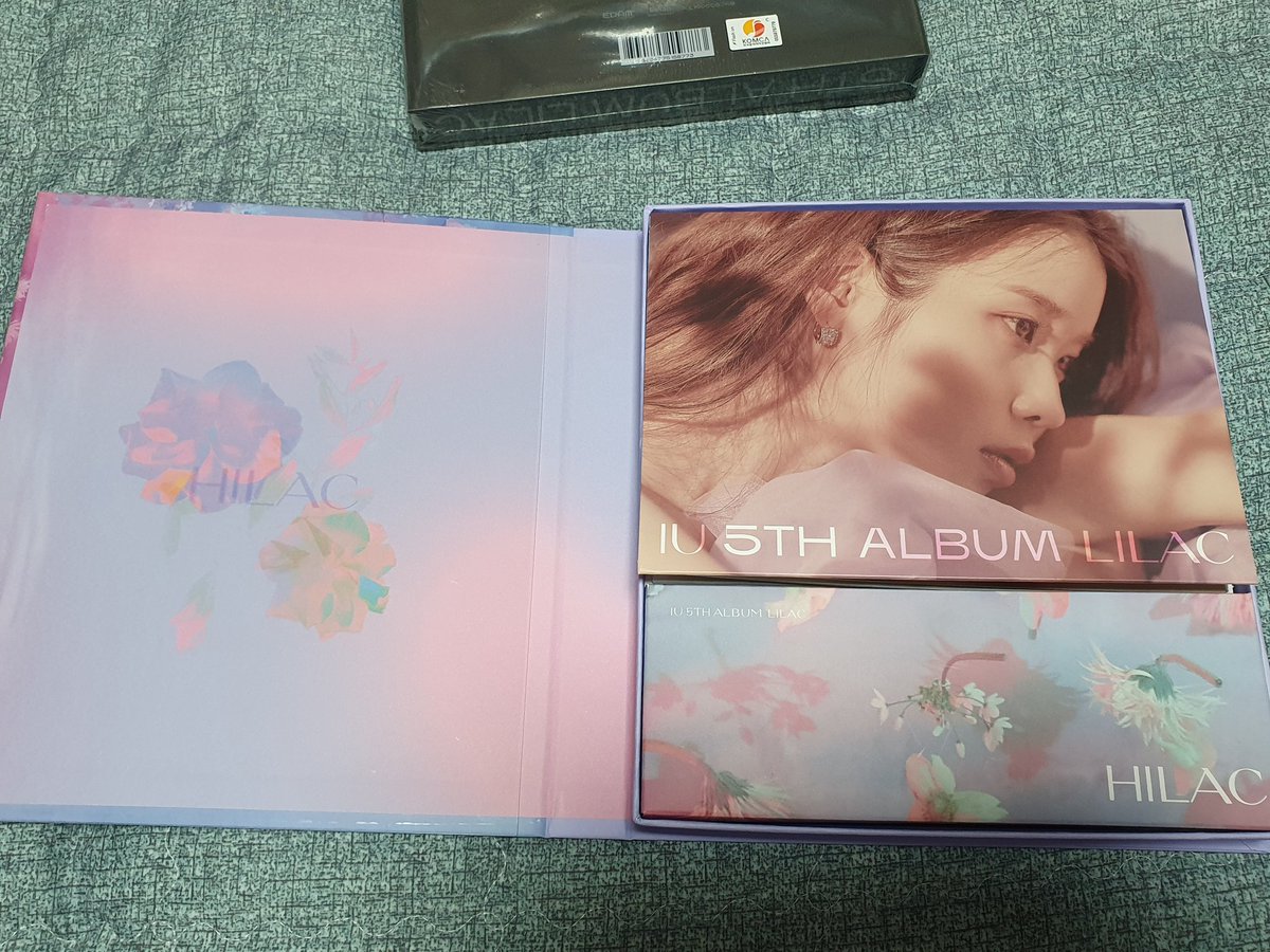cero1004's tweet photo. HILAC💜
바로 개봉해보는 앨범
감탄밖에 안나옴
#IU #IU #IU
#IU #IU #IU
#IU #IU #IU
#IU #IU #IU
#IU #IU
#IU #아이유 #LILAC #라일락
#IU #아이유 #LILAC #라일락
#IU #아이유 #LILAC #라일락
#LILAC_DAY https://t.co/6kBcbeH6aG