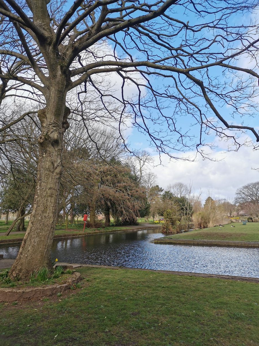 Went to the park this morning, it's looking lovely in the sunshine! Won't be long until we are stood here waiting for the pre run briefing 🤞🏻