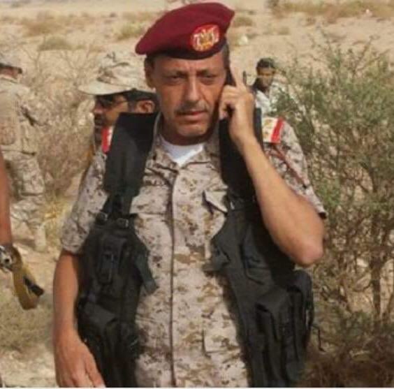 MJumeh's tweet photo. كأن الشهيد الزبيري كان يعنيه حين قال:
نمرّ على شفرات السيوف
ونأتي المنية من بابها
ونأبى الحياة إذا دُنستْ
بعسْف الطغاة وإرهابها
رحم الله الشهيد القائد اللواء الركن أمين الوائلي، قائد المنطقة العسكرية السادسة، الذي استشهد وهو يقود معارك الجمهورية ضد الإماميين الجدد في مأرب. https://t.co/x0LO0e0PgH