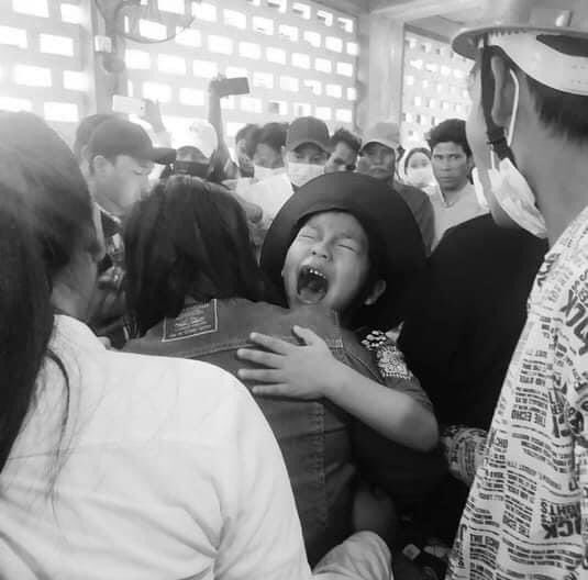 ThetPhoo13's tweet photo. “ Goodbyes ” hurt the most , when the story was not finished .. 💔#WhatsHappeningInMyanmar #SaveMyanmar https://t.co/BFC0OipQ7o