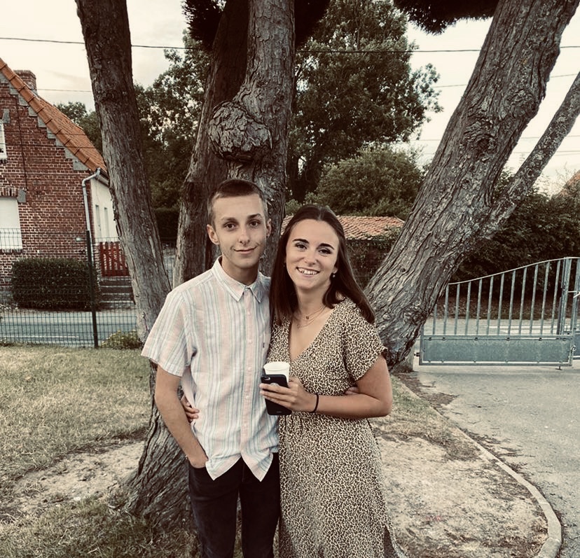 CrlrFe's tweet photo. et un joyeux anniversaire 1️⃣8️⃣ à notre @axelfievet0 national ! profite à fonnnnd  et on se rattrapera comme il se doit (et 2 fois +) 🖤 gros bisous loulou 😘 https://t.co/aacCxb62Ic