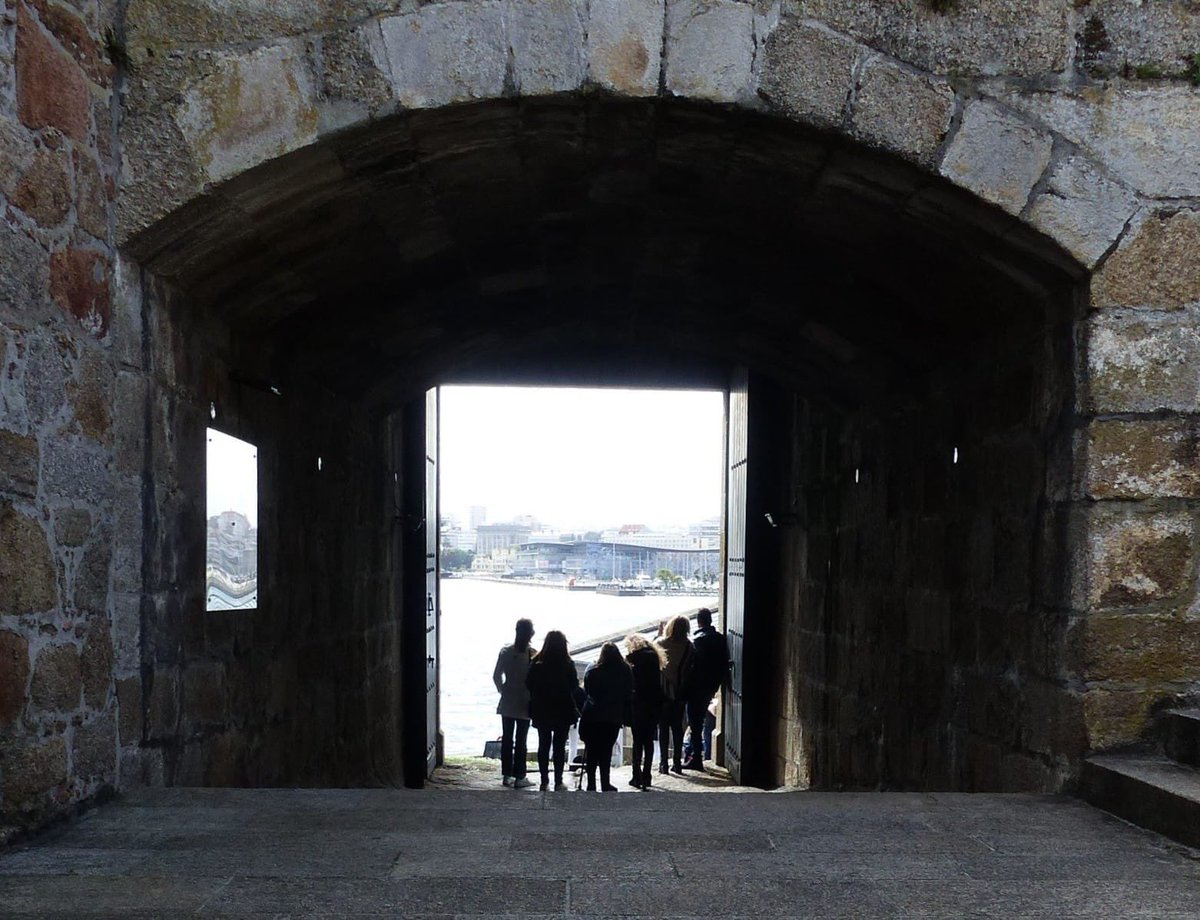 museos_H_coruna's tweet photo. Lembrade que nesta Semana Santa os Museos Históricos estaremos abertos nos  horarios habituais. Esperámosvos!!
Museo Arqueolóxico e Histórico de San Antón: martes a sábado de 10 a 19:30 e domingos e festivos de 10 a 14:30 h https://t.co/pNg0GCsZ68
