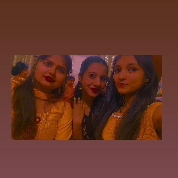 singhalysha28's tweet photo. Sisters 🥰🥰😍❤️ https://t.co/oVXGJ0Pt4Z