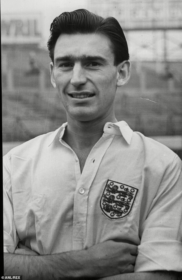 CHATHMuseum's tweet photo. @CAFCofficial We are very sad to learn of the death of Derek Ufton, one of the museum's three patrons.
We are proud to be able to display his @England shirt in the Museum.
Our sincere condolences to his many friends and families
A #cafc legend and wonderful person.
#ufton https://t.co/tabTnRwRny