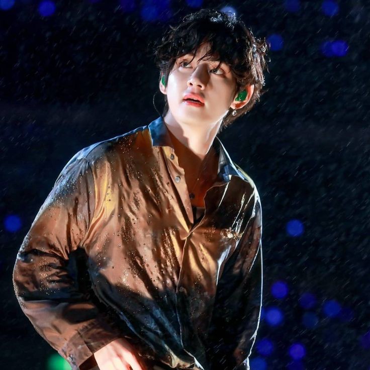 vntaefltrs's tweet photo. let's talk about this taehyung https://t.co/QDs7RJ8eLm