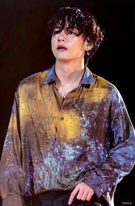 vntaefltrs's tweet photo. let's talk about this taehyung https://t.co/QDs7RJ8eLm