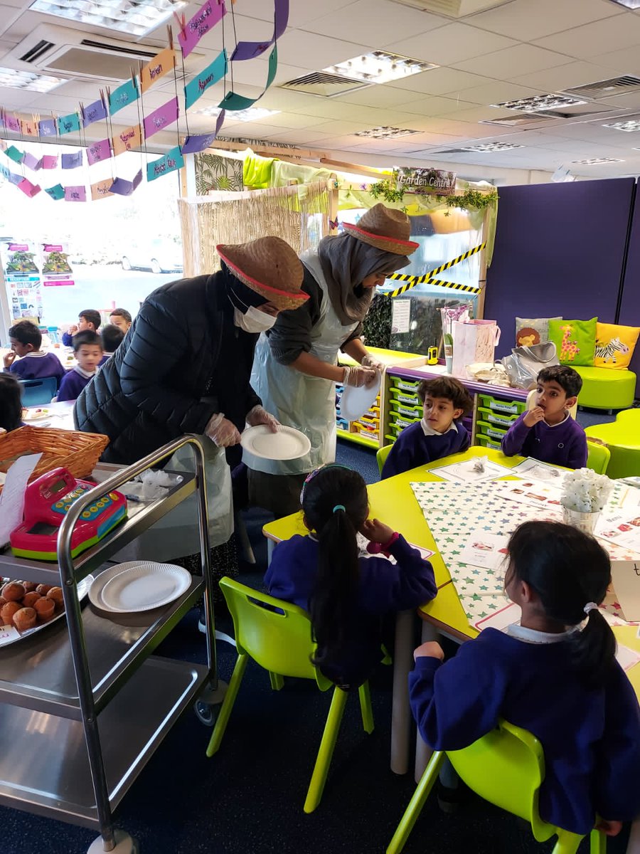 olive_bolton's tweet photo. Breakfast Cafe @olive_bolton as #EYFS apply their coin recognition skills #WeAreStar #LearningHooks #Ambition #Respect #LearningThroughPlay #Creativity #Wellbeing https://t.co/WltWPTo3UD